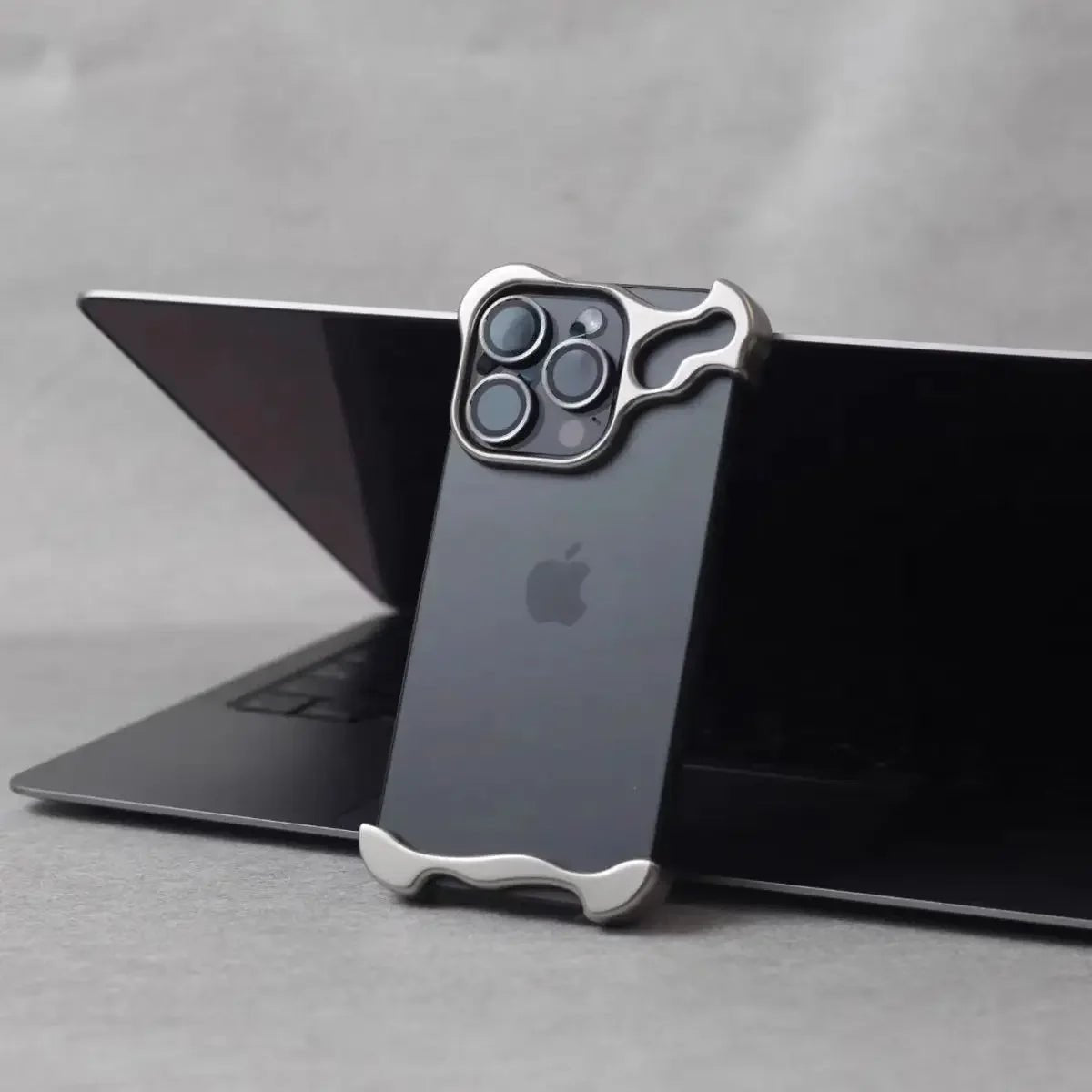 Open titanium steel case - iDevice Hub